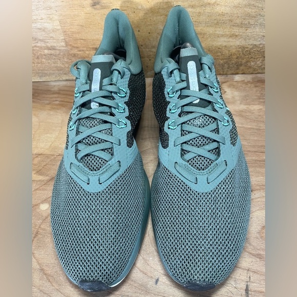 Nike Air Zoom Strike Mens Size 11 Running Shoes Sneakers Green AJ0189-301 - Picture 4 of 11